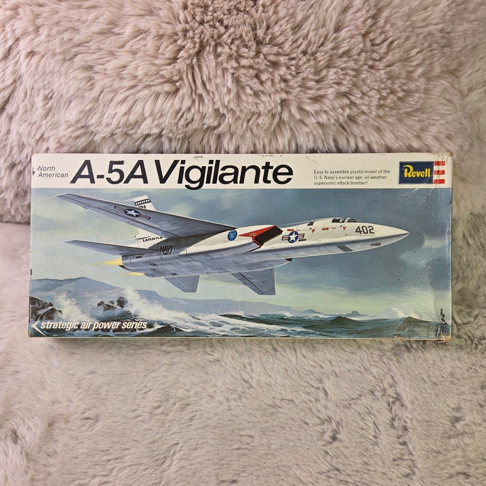 Revell A-5A Vigilante Strategic Air Power Kit H-134 1968 Vintage
